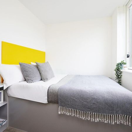 For Students Only Ensuite Bedrooms With Shared Kitchen At Cathedral Point In Winchester Eksteriør billede